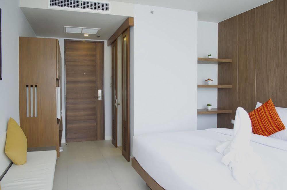 Centro One Bangla Hotel Patong Exterior photo